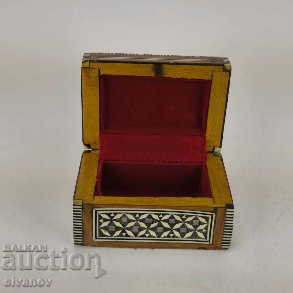 Δημοπρασία Παλιό ξύλινο κουτί κοσμημάτων με μαργαριτάρι ένθετο #5971