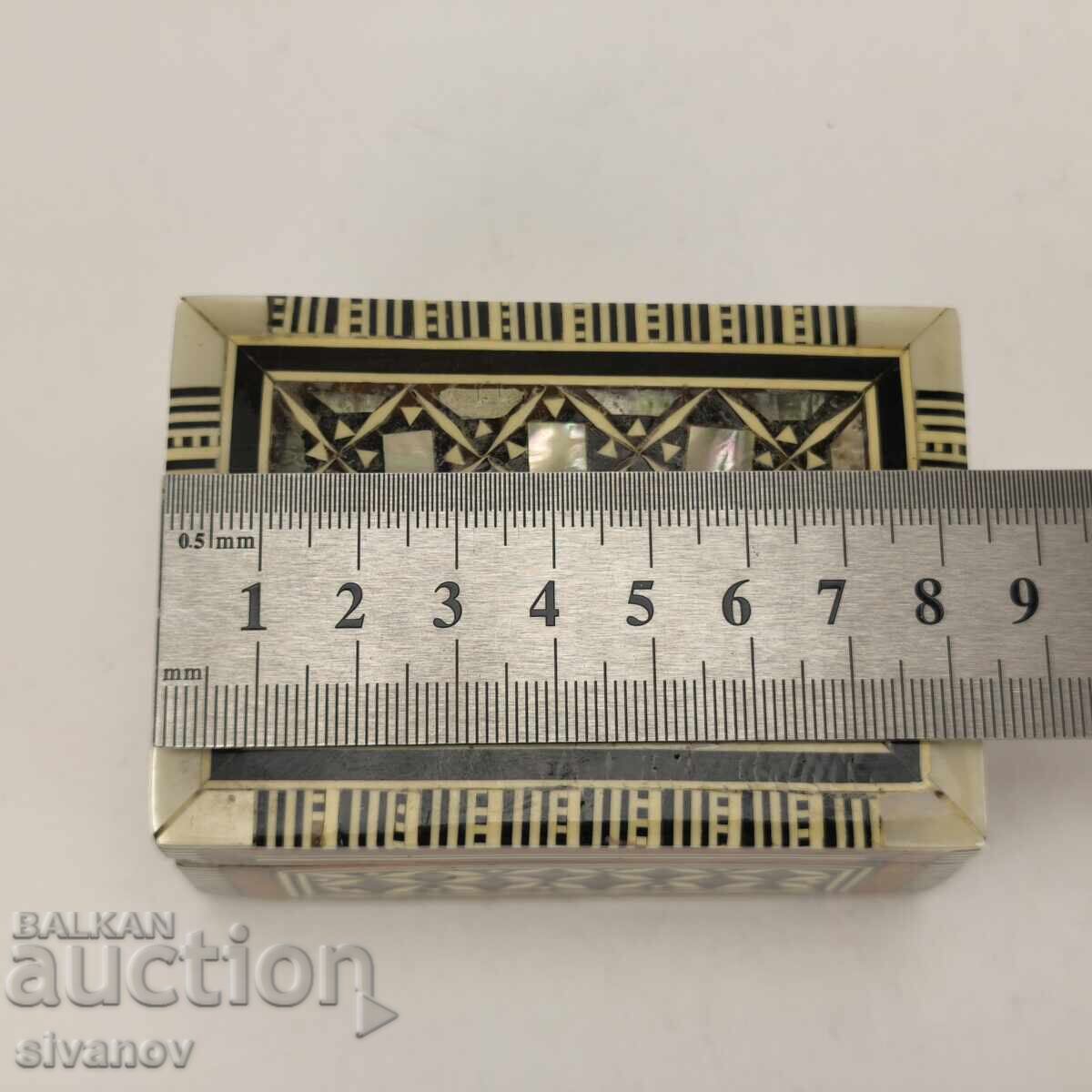 Παλιό ξύλινο κουτί κοσμημάτων με μαργαριτάρι ένθετο #5971 - 5