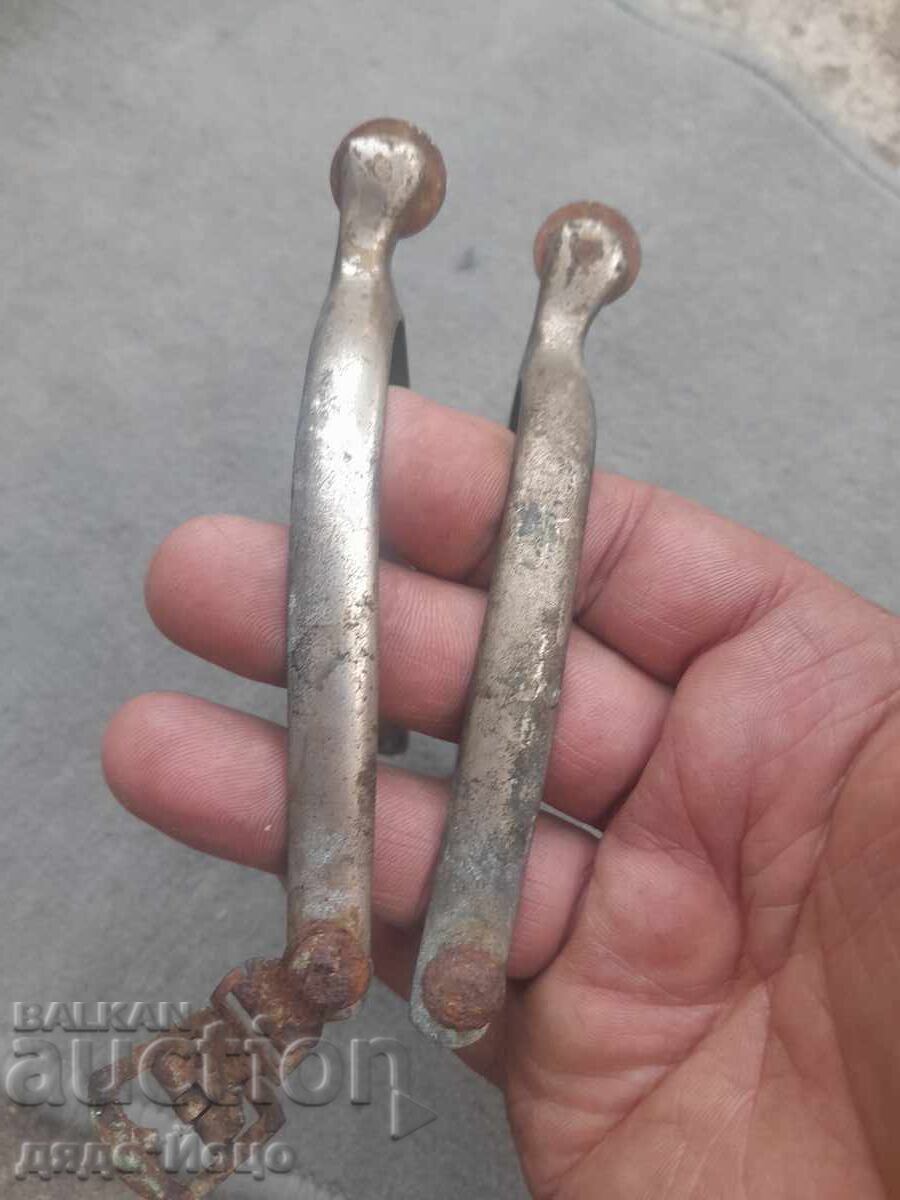 Delivery of Old bronze cavalry spurs in good condition