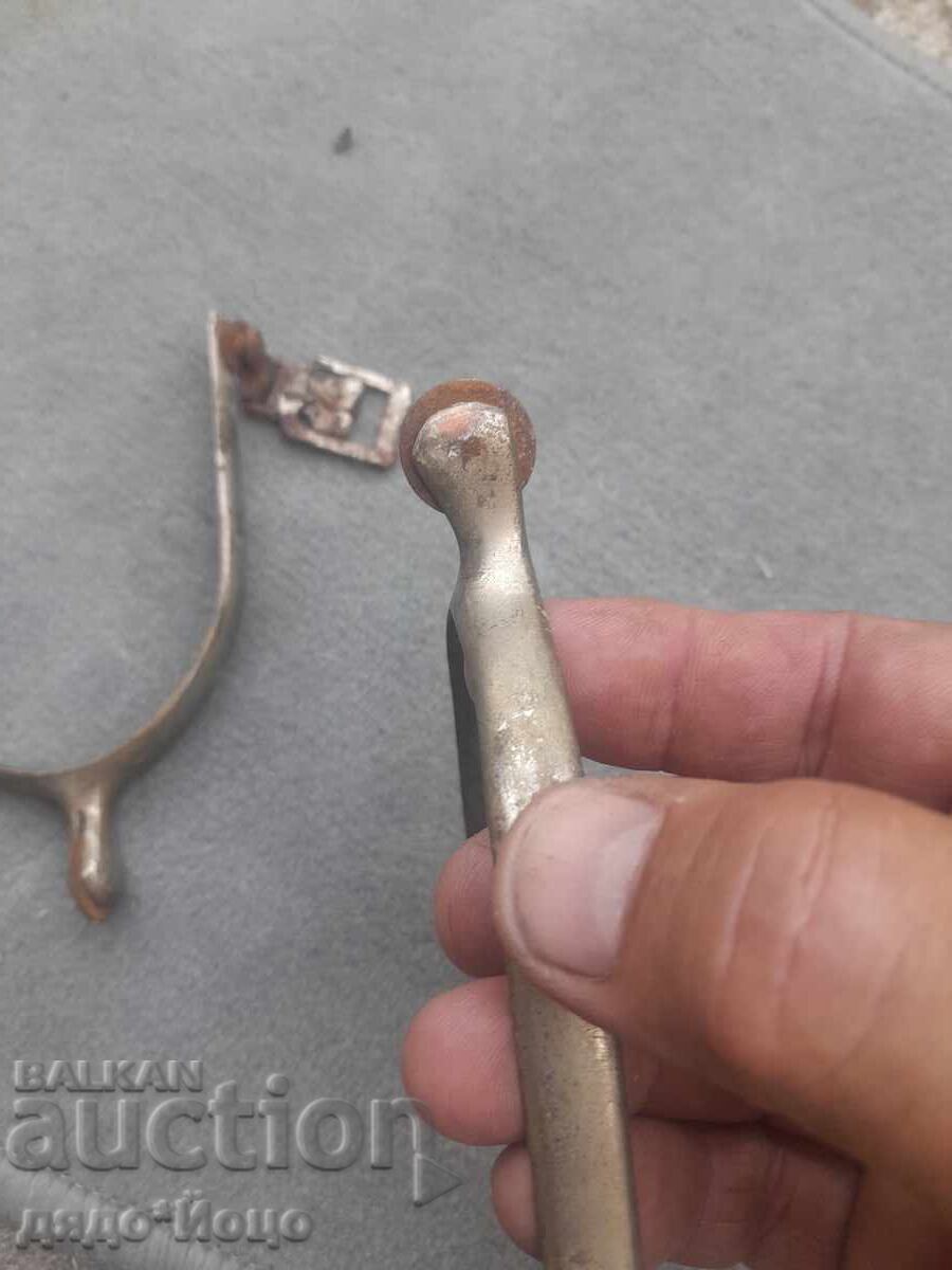 Vechi pinteni de cavalerie din bronz, în stare bună de conservare - 7