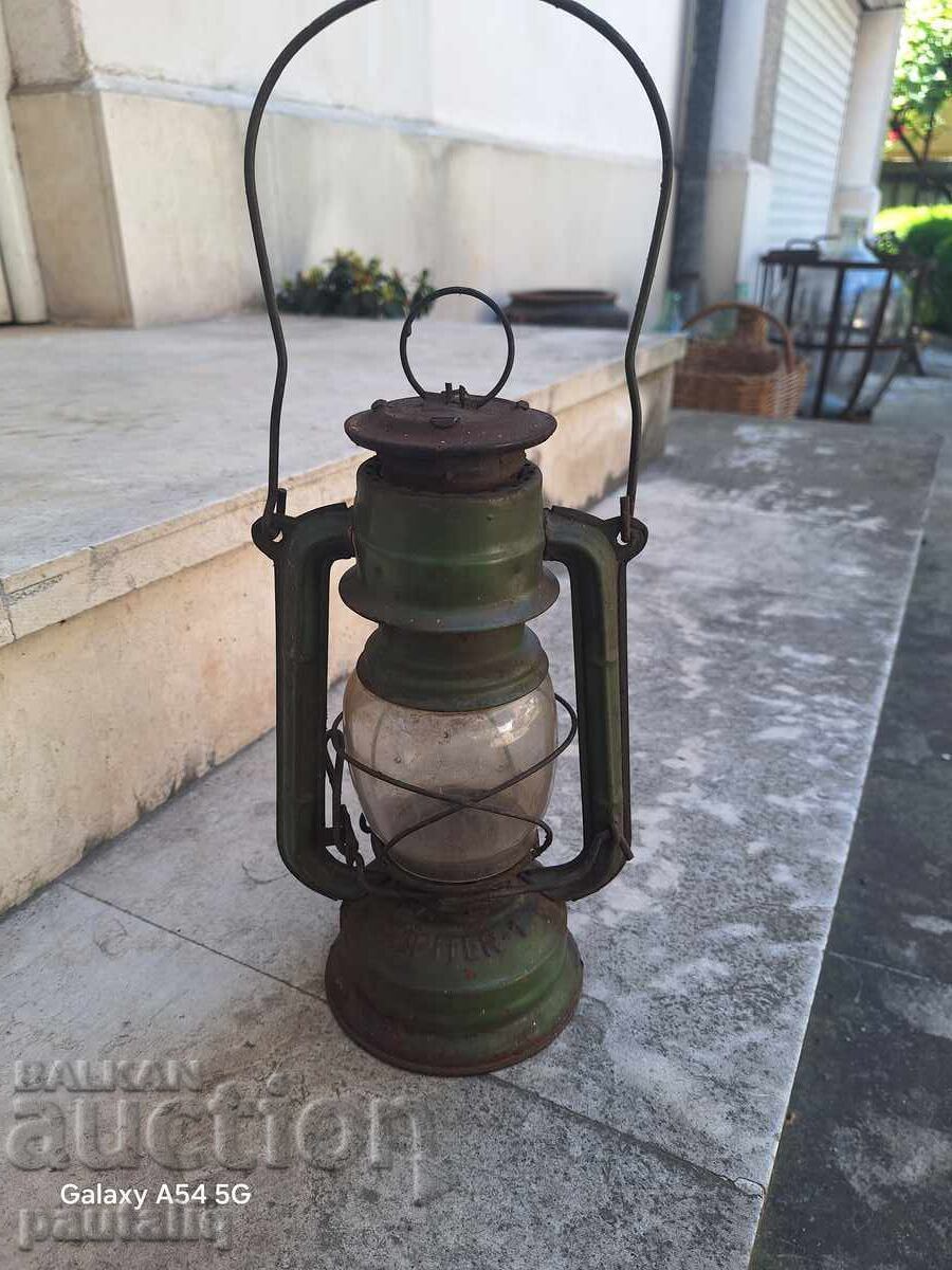 LAMPĂ DE GAZ VECHE LAMPARĂ JUPITER 1 cu preț € 4.09 | 8.00 BGN