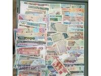 Ένα πακέτο με διαφορετικά χαρτονομίσματα 200 σε όλο τον κόσμο