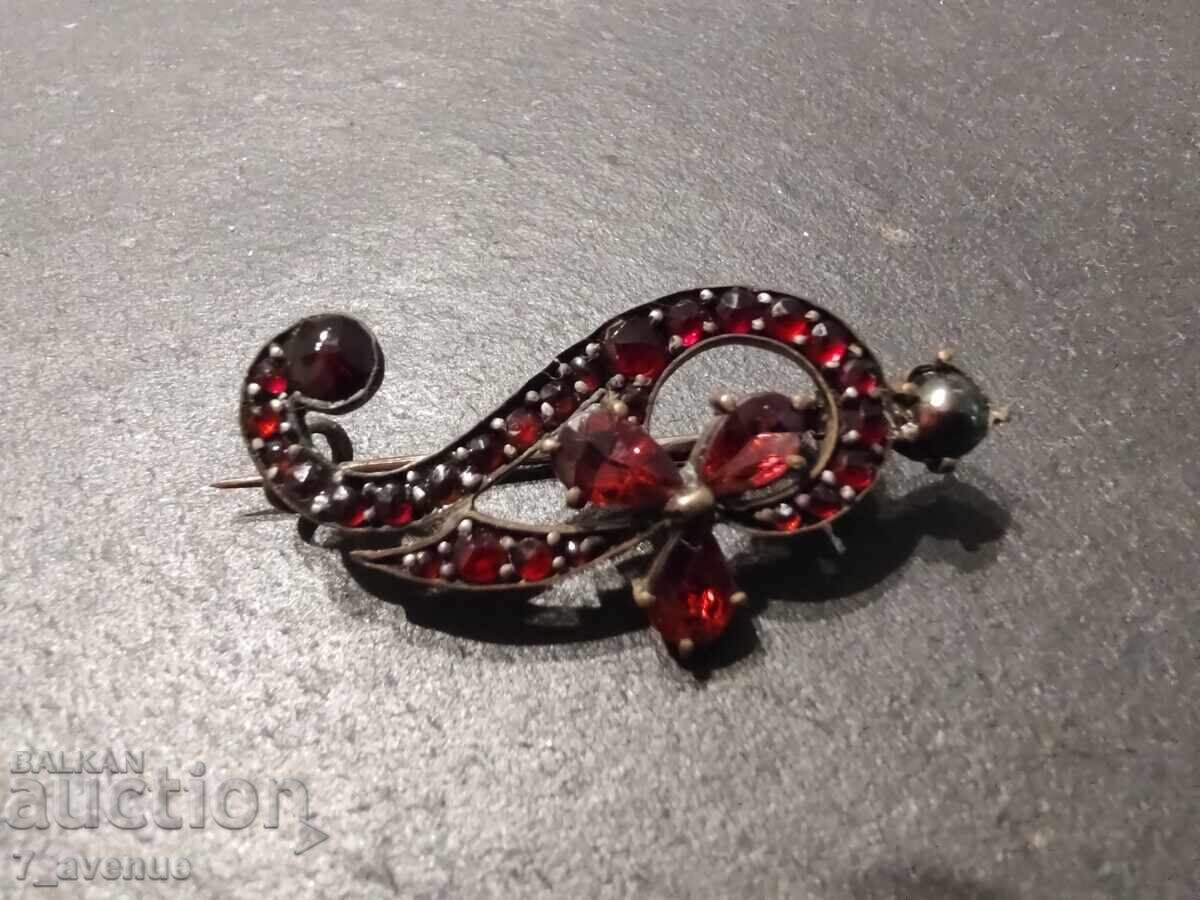 Z Брошка с камък: натурален Гранат, супер красива 3.06.25 с цена 299.00 лв. | € 152.88