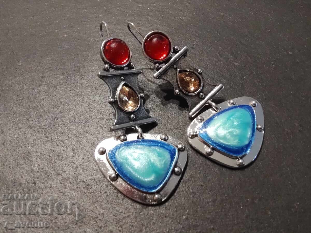 Elegant long earrings, approximately 4.5 cm in length, 06/03/2025