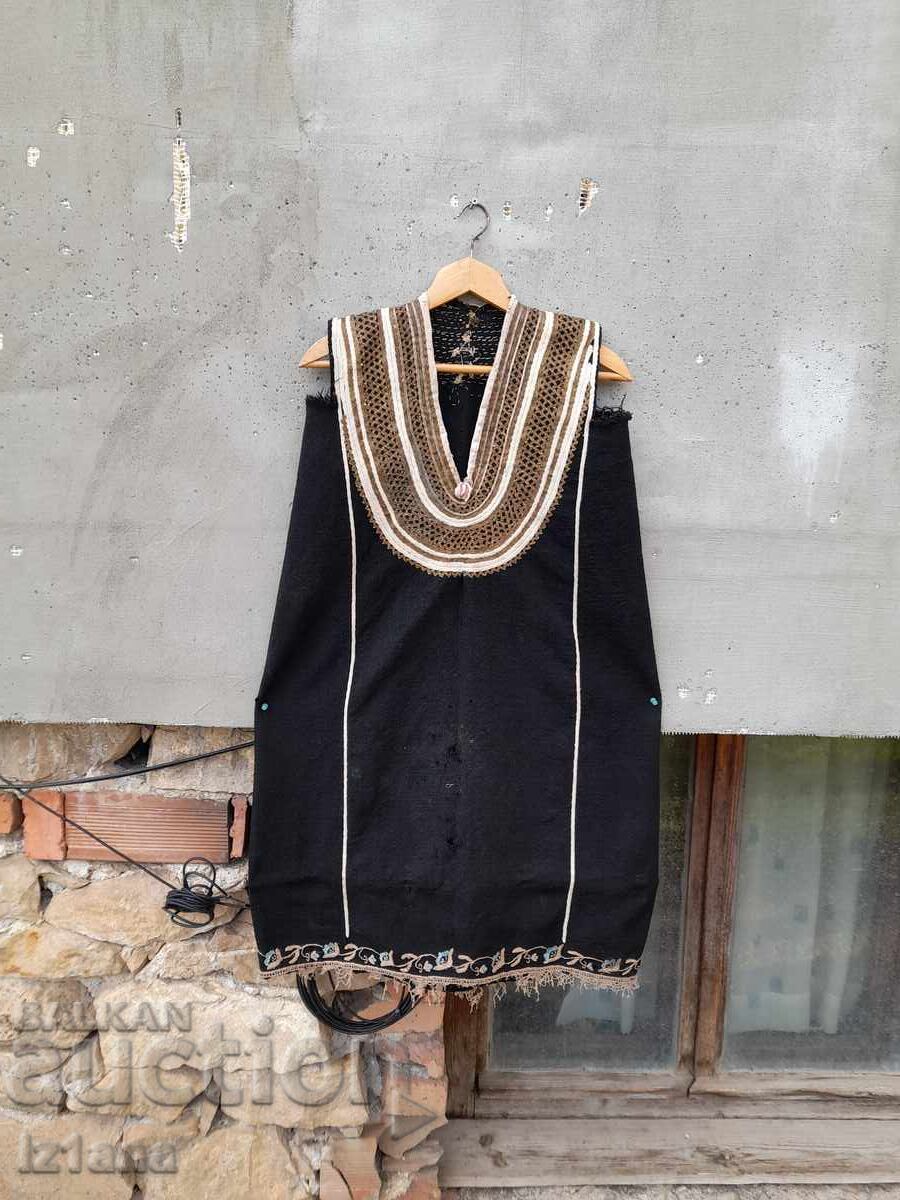 Παλιό αεροπλάνο, παραδοσιακή φορεσιά