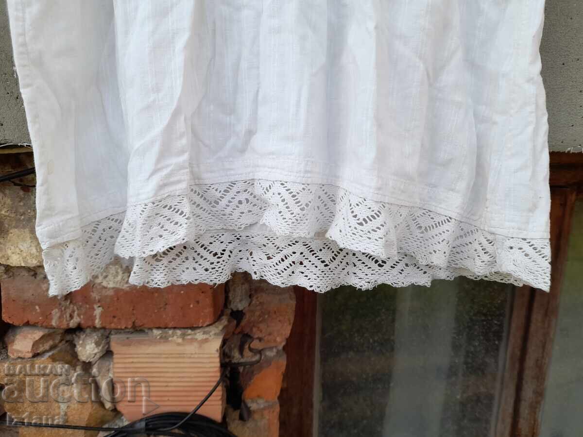 Livrarea Cămașă etno veche de damă Livrarea Cămașă etno veche de damă