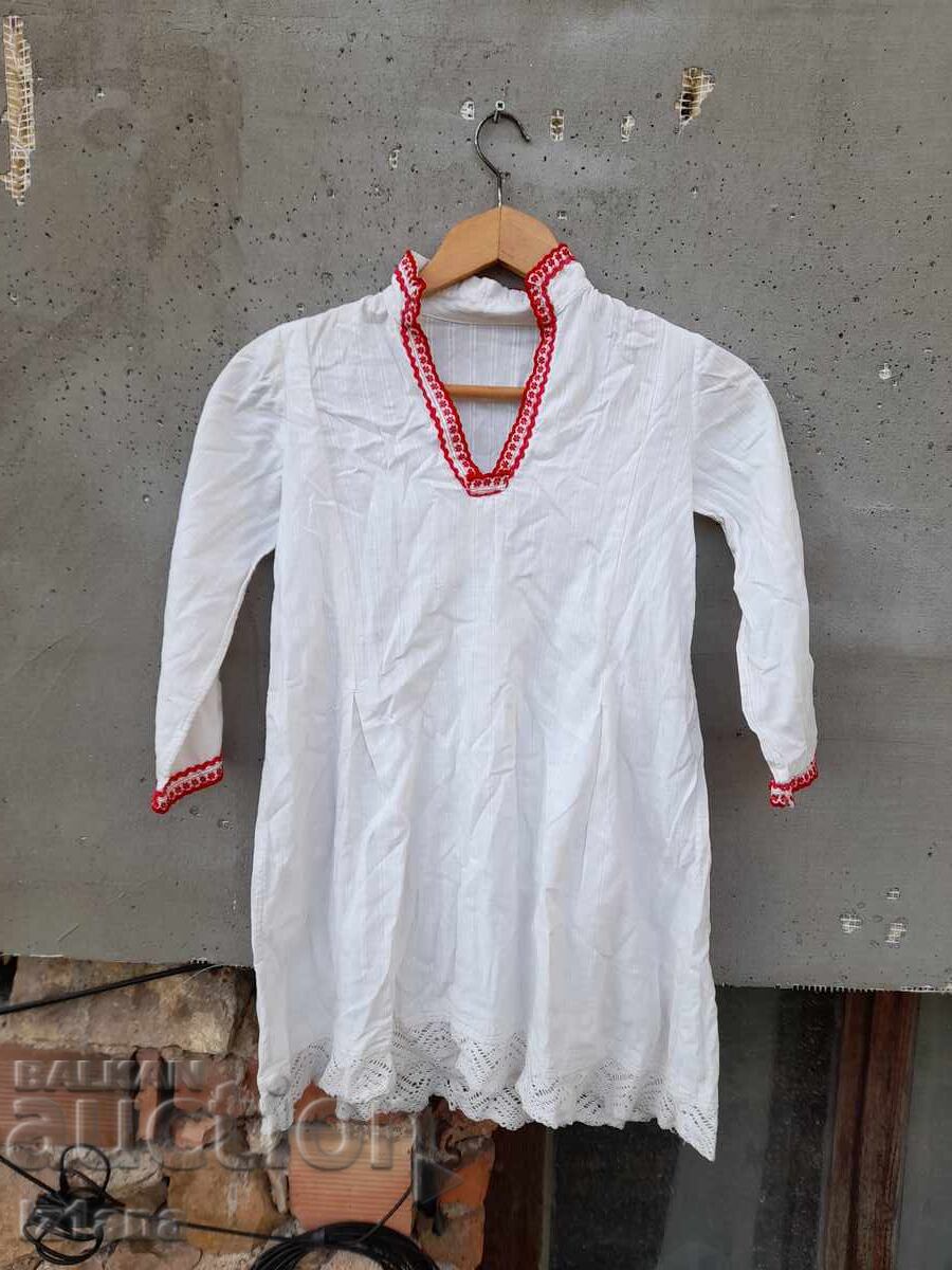 Cămașă etno veche de damă Cămașă etno veche de damă