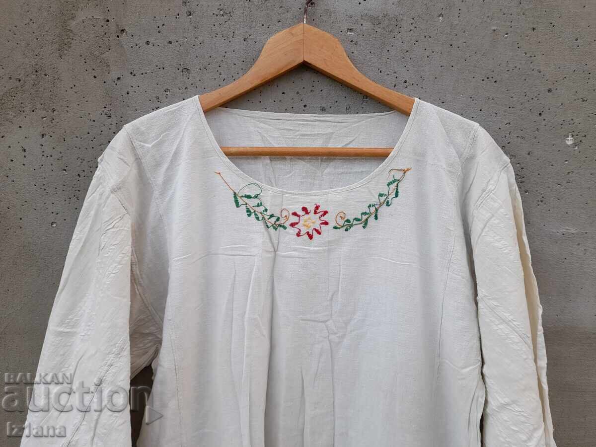 Vintage Women's Fringe Dress Shirt with price 190.00 BGN | € 97.15 Vintage Women's Fringe Dress Shirt with price 190.00 BGN | € 97.15