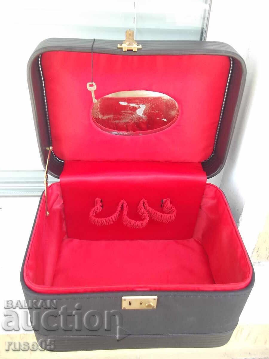 Τσάντα γυναικεία τύπου βαλιτσάκι - 6