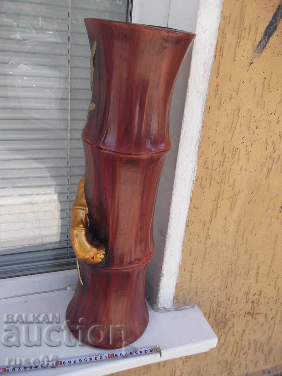 Large vase with price 25.00 BGN | € 12.78