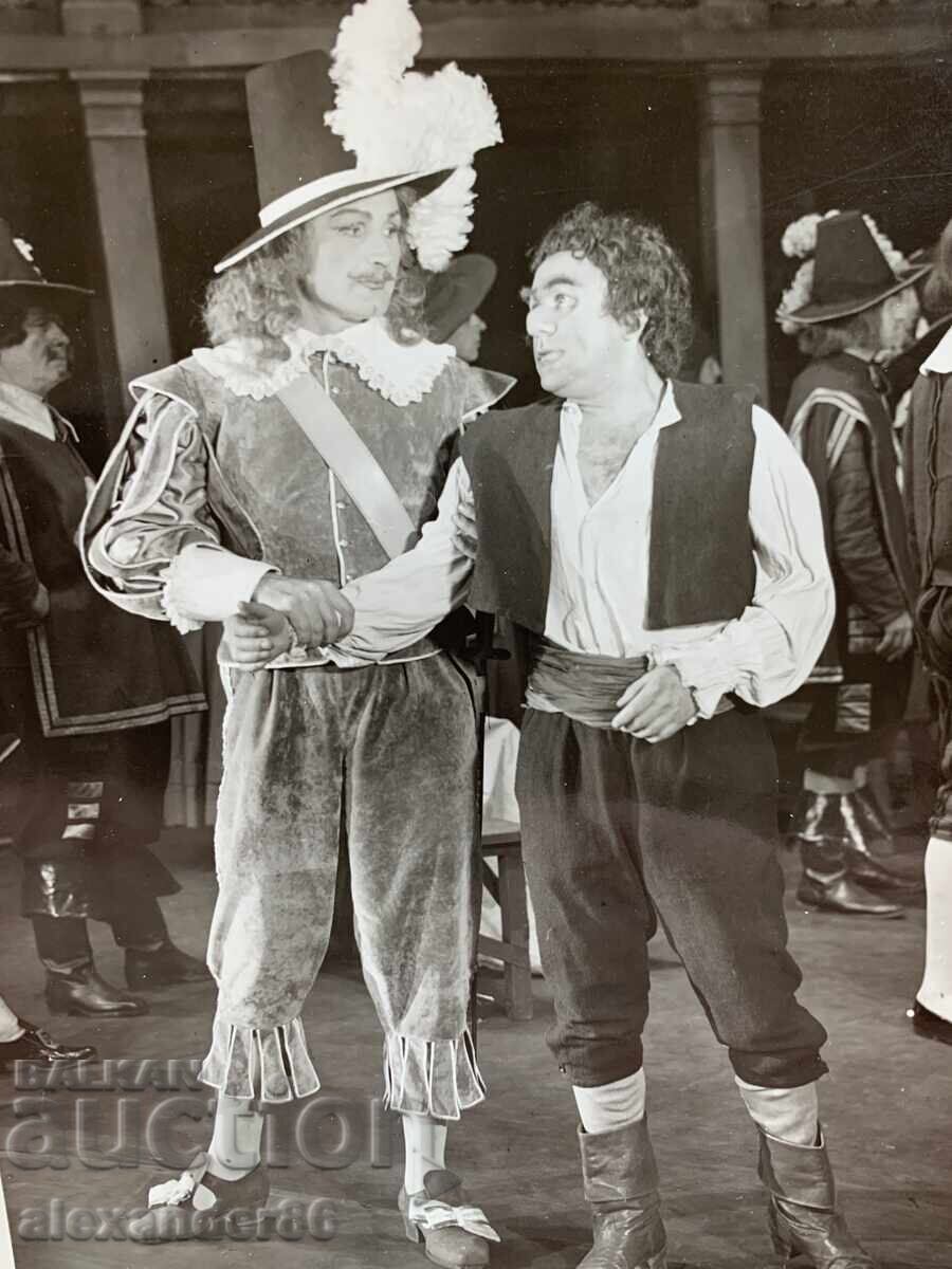 Vasil Kirkov "Cyrano de Bergerac" Teatrul Național 1960 cu preț 7.00 BGN | € 3.58