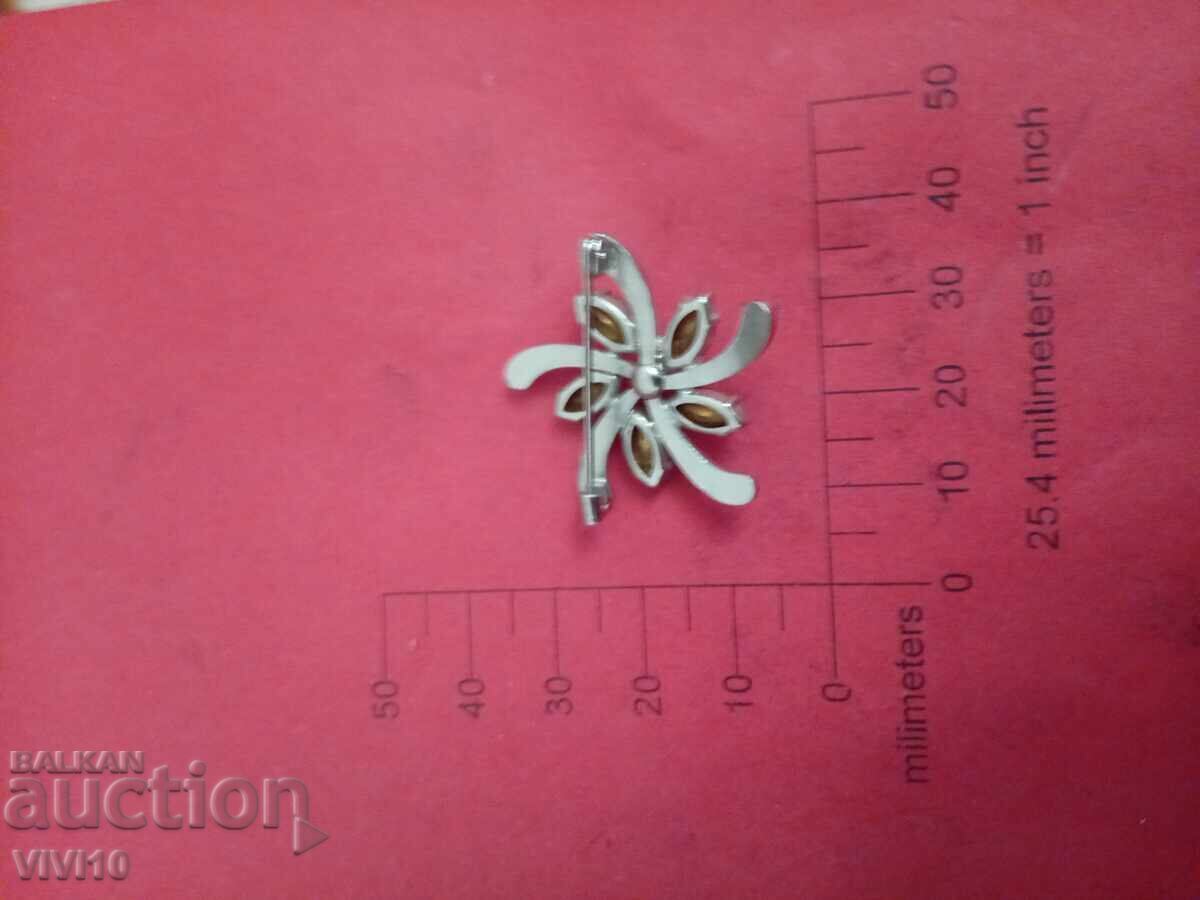 Antique brooch with stones with price 20.00 BGN | € 10.23