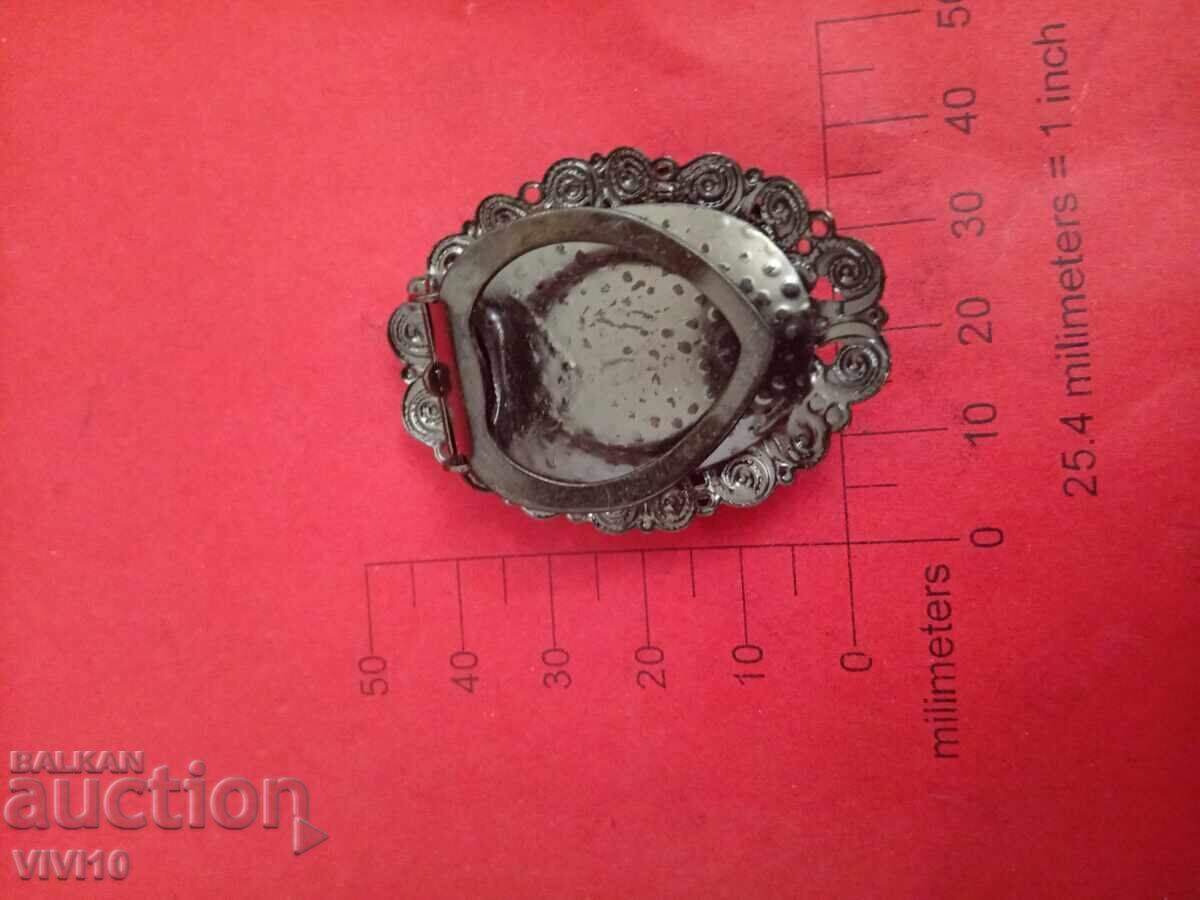 Старинна брошка за шал с цена 20.00 лв. | € 10.23