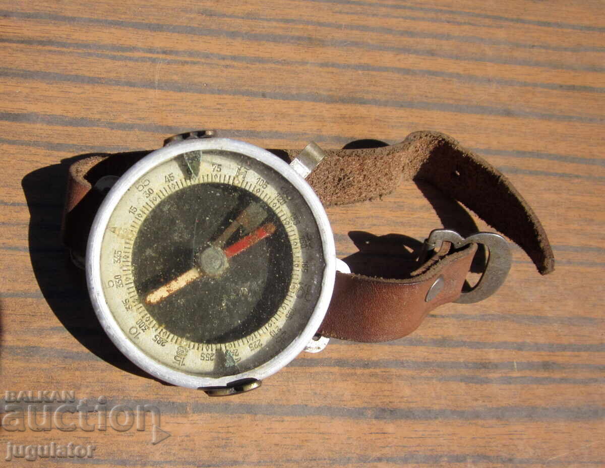 παλιό βουλγαρικό εργοστάσιο γεωεργαλείων χειρός πυξίδας Σόφια με τιμή 20.00 BGN | € 10.23 παλιό βουλγαρικό εργοστάσιο γεωεργαλείων χειρός πυξίδας Σόφια με τιμή 20.00 BGN | € 10.23