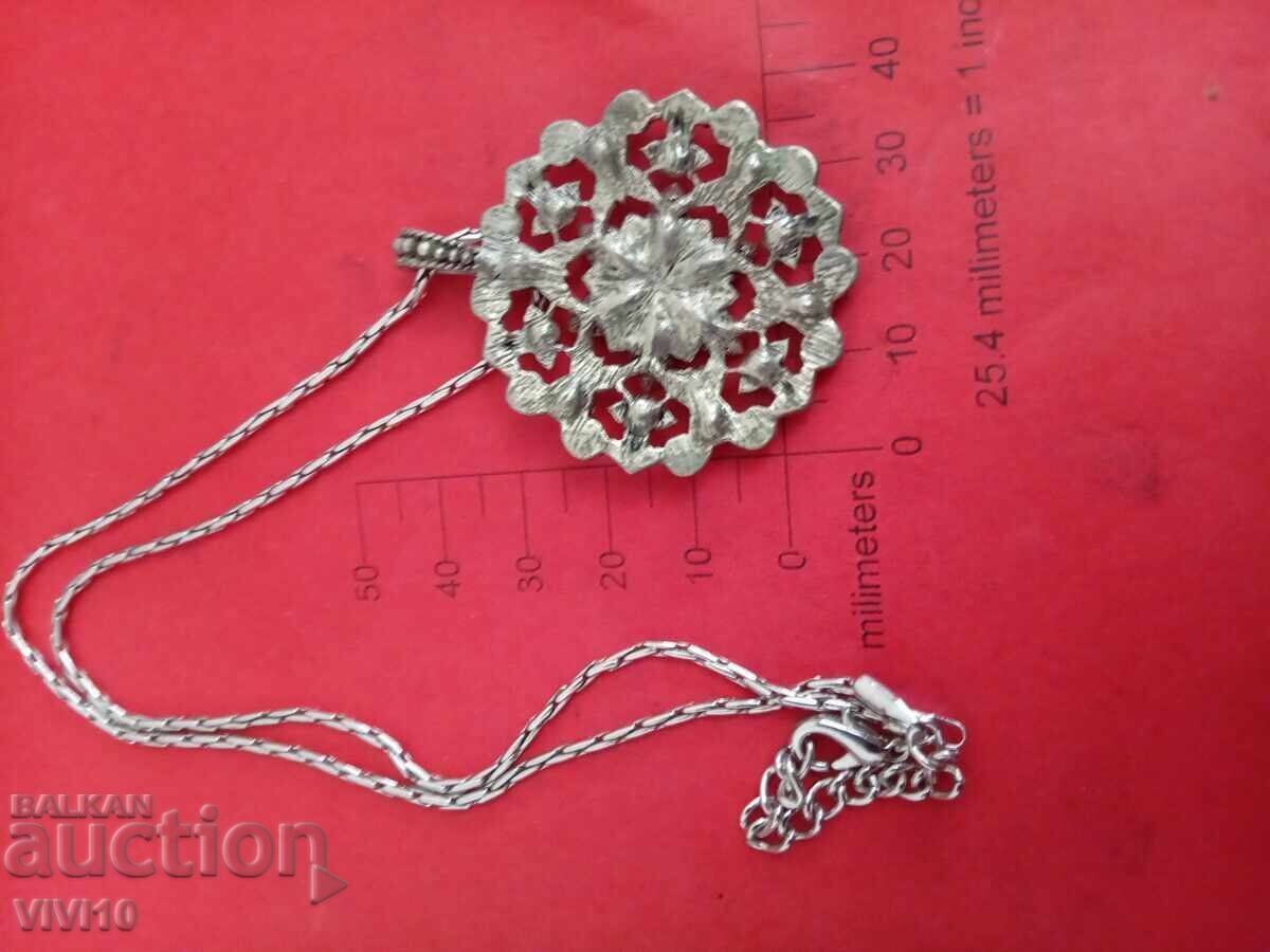 Старинно колие с емаил с цена 40.00 лв. | € 20.45