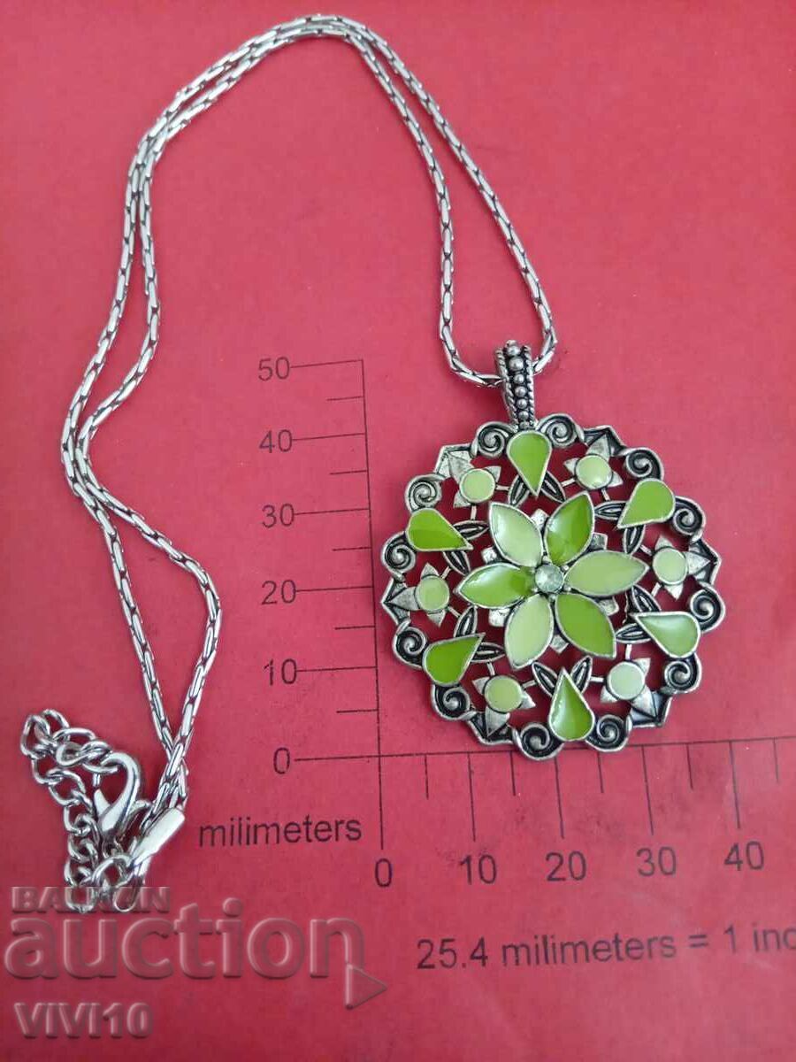 Старинно колие с емаил