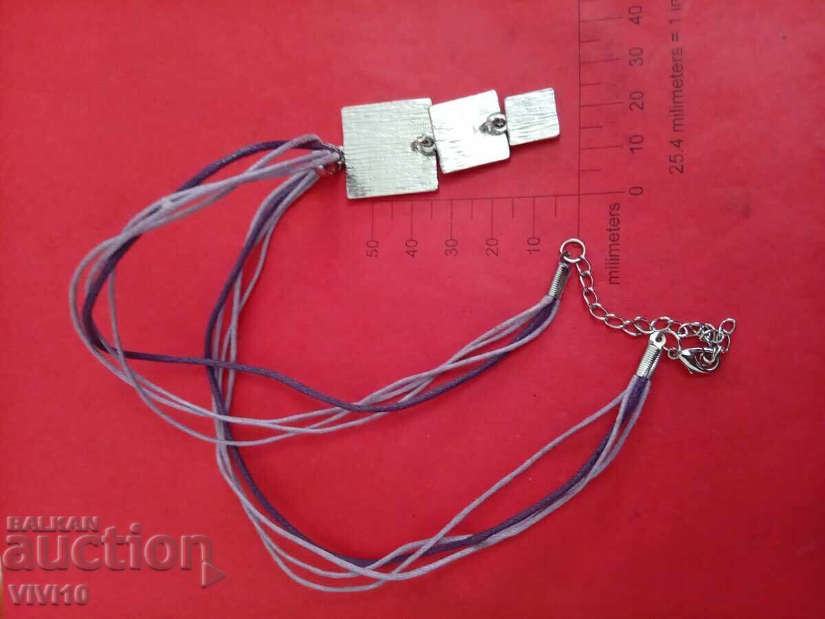 Старинно колие с емаил с цена 40.00 лв. | € 20.45