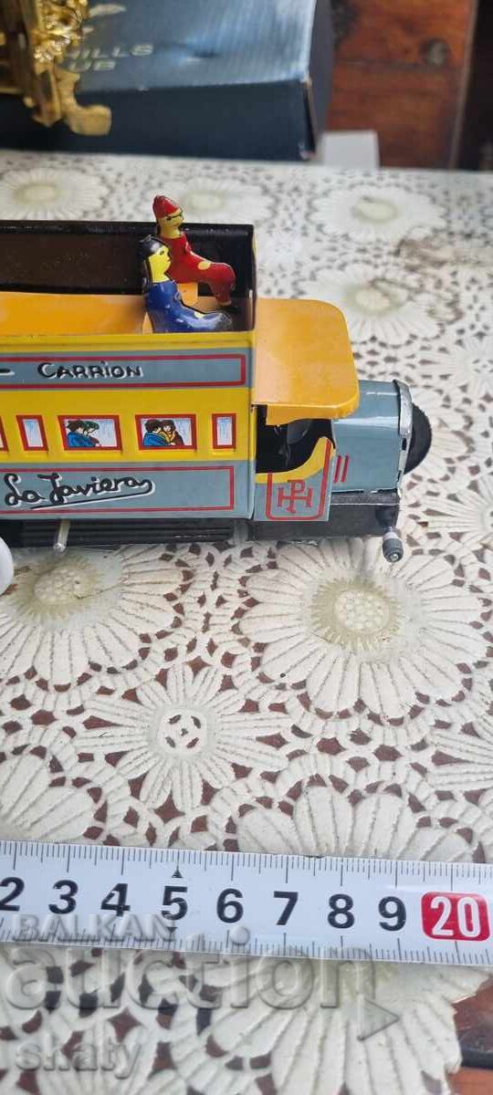 Tin toy - 6 Tin toy - 6