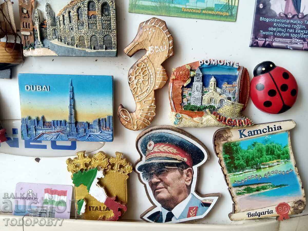 Delivery of Collection of refrigerator magnets Delivery of Collection of refrigerator magnets