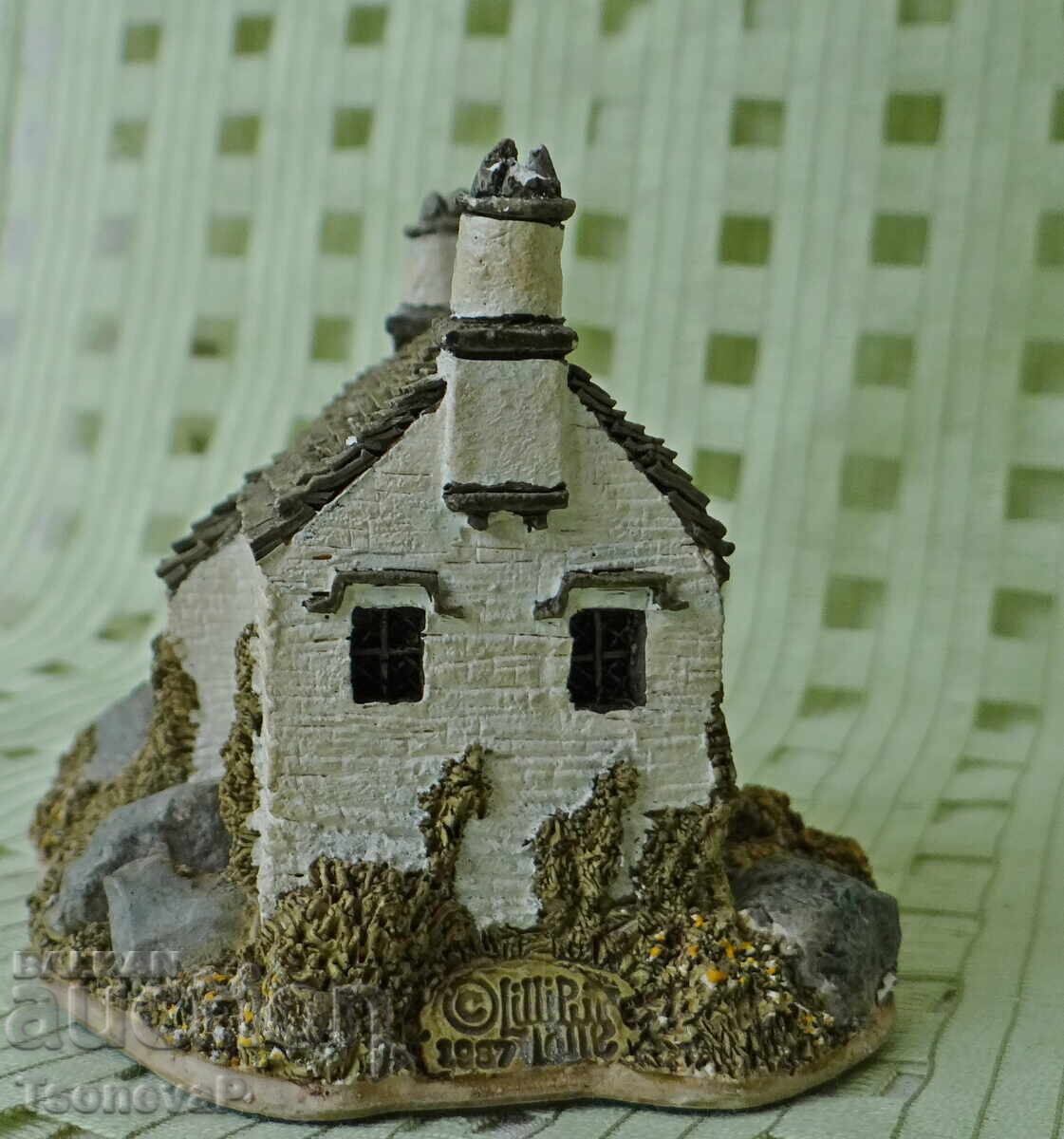 Collectible Stoney Beck Cottage by Lilliput Lane with price 26.00 BGN | € 13.29 Collectible Stoney Beck Cottage by Lilliput Lane with price 26.00 BGN | € 13.29