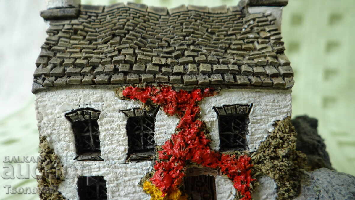 Collectible Stoney Beck Cottage by Lilliput Lane - 6 Collectible Stoney Beck Cottage by Lilliput Lane - 6