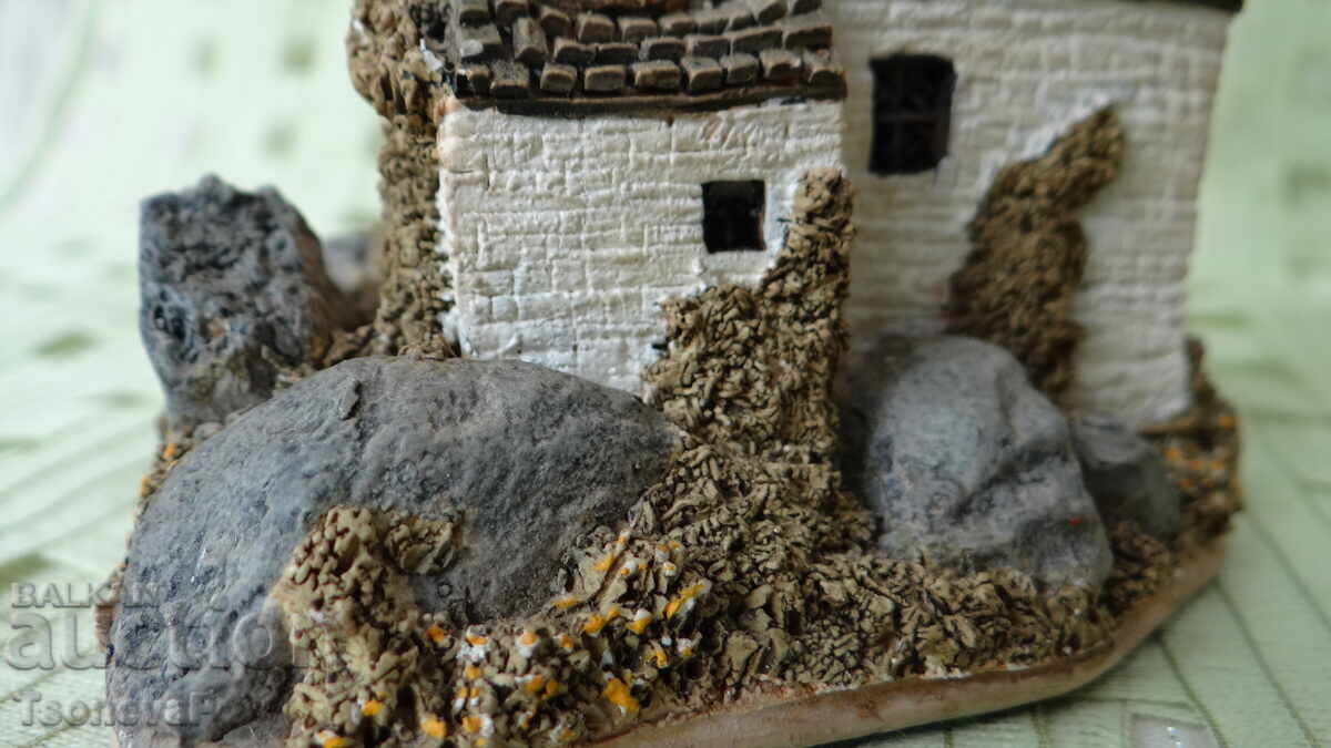 Collectible Stoney Beck Cottage by Lilliput Lane - 7 Collectible Stoney Beck Cottage by Lilliput Lane - 7