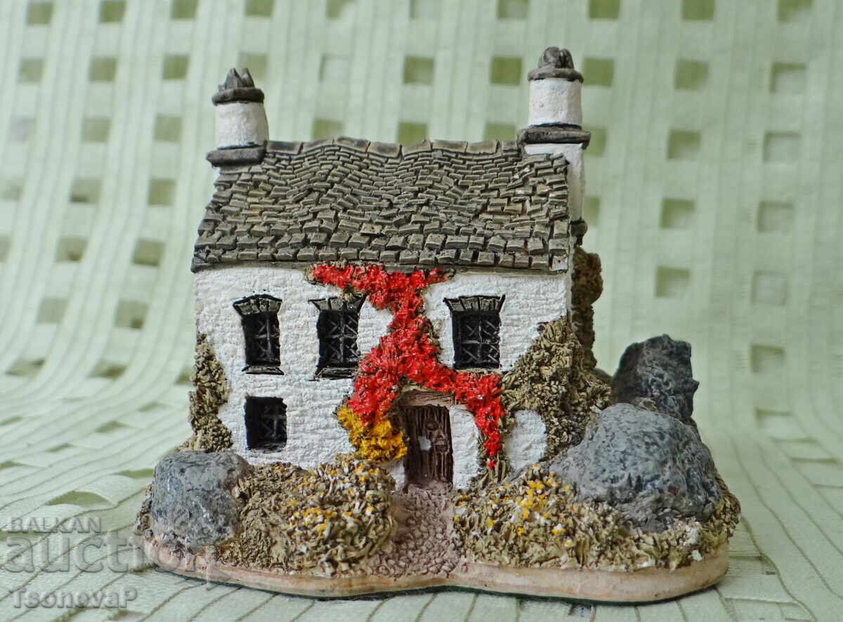 Collectible Stoney Beck Cottage by Lilliput Lane Collectible Stoney Beck Cottage by Lilliput Lane