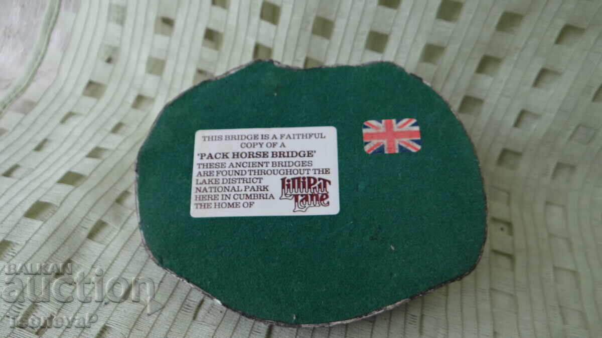 Collectible Figurine: Packhorse Bridge by Lilliput Lane - 7 Collectible Figurine: Packhorse Bridge by Lilliput Lane - 7