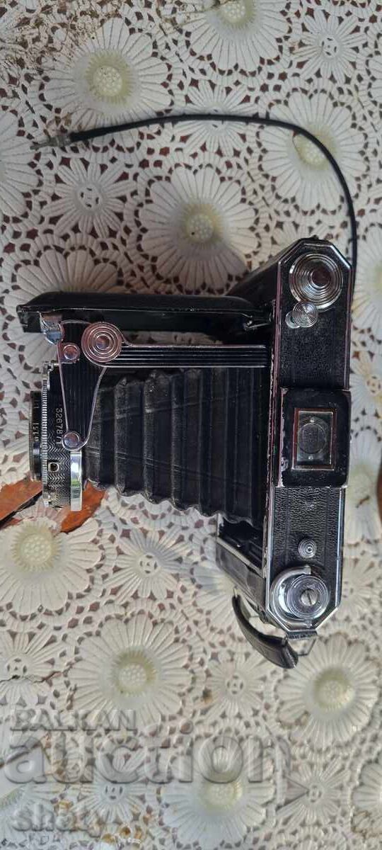 An old Kodak camera - 6