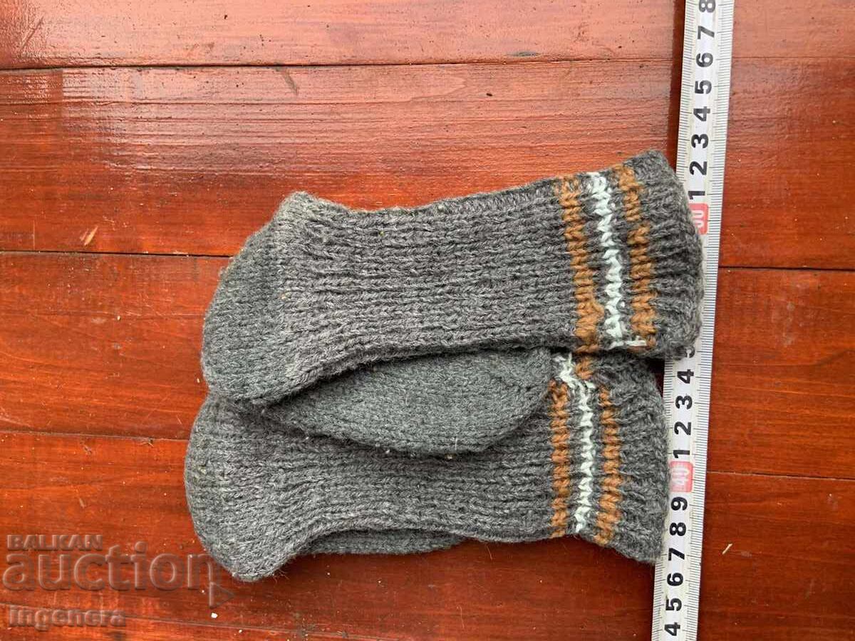 Auction  WOOL HAND-KNITTED SLIPPERS, SHOES, SOCKS, STOCKINGS NEW