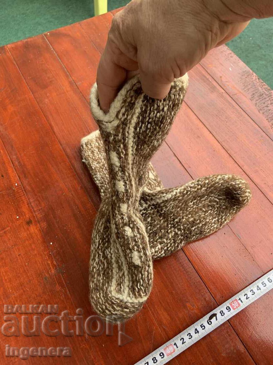 TERLICI, PAPUCI, CIORAPI, CĂLCUȚE, Ciorapi tricotate manual din lână NOI cu preț 15.00 BGN | € 7.67