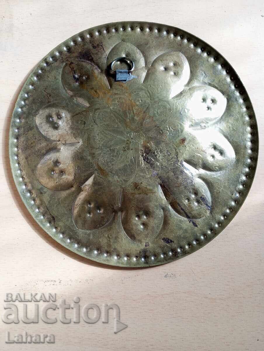 Placă gravată în bronz cu preț € 10.00 | 19.56 BGN Placă gravată în bronz cu preț € 10.00 | 19.56 BGN