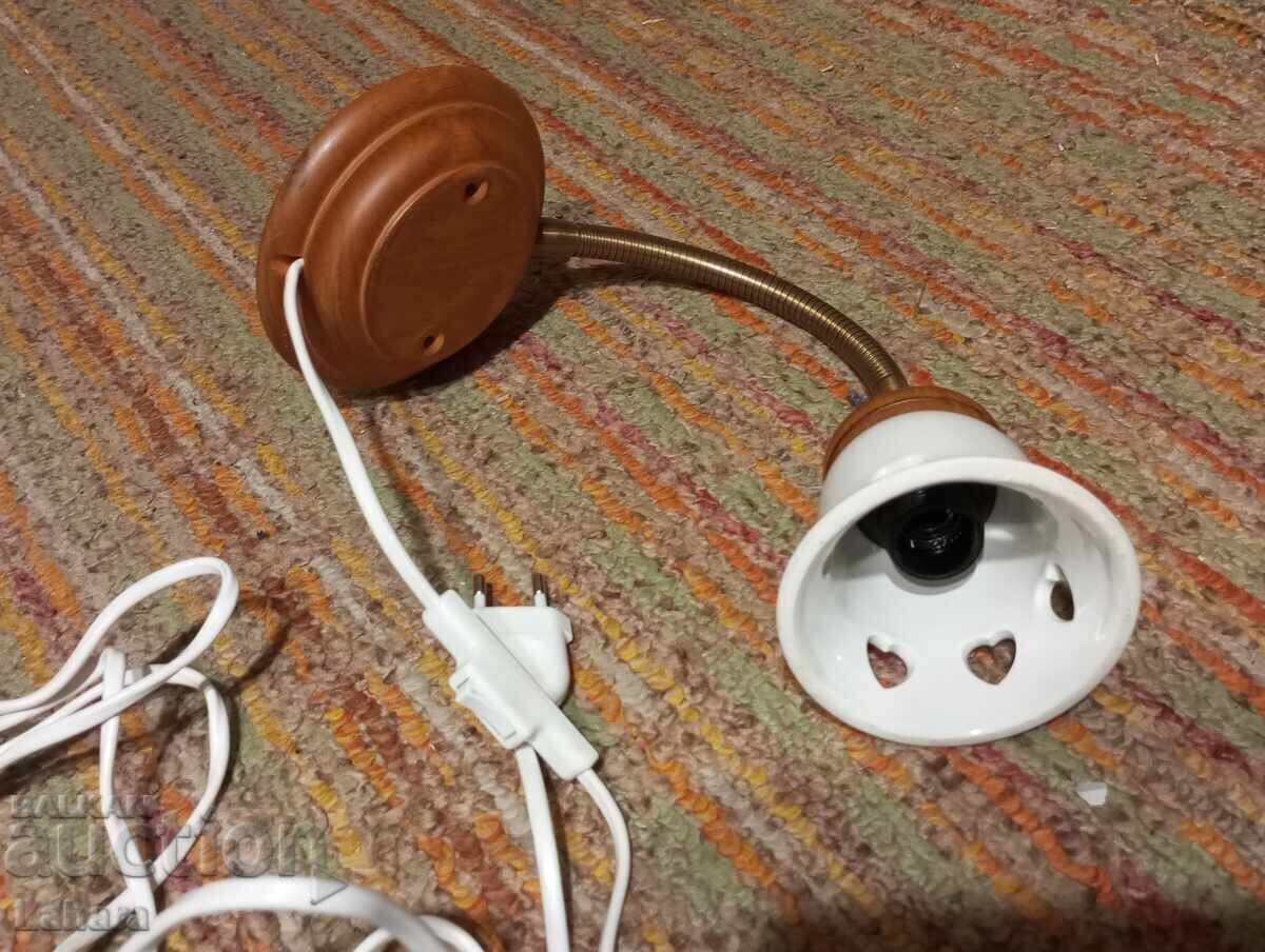 Δημοπρασία Όμορφη λάμπα για επιτοίχια τοποθέτηση