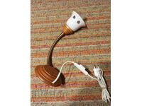 Όμορφη λάμπα για επιτοίχια τοποθέτηση