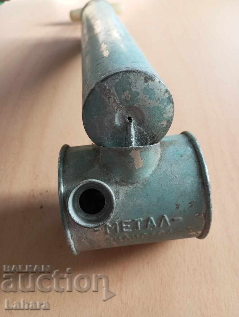 Paint sprayer, pump type