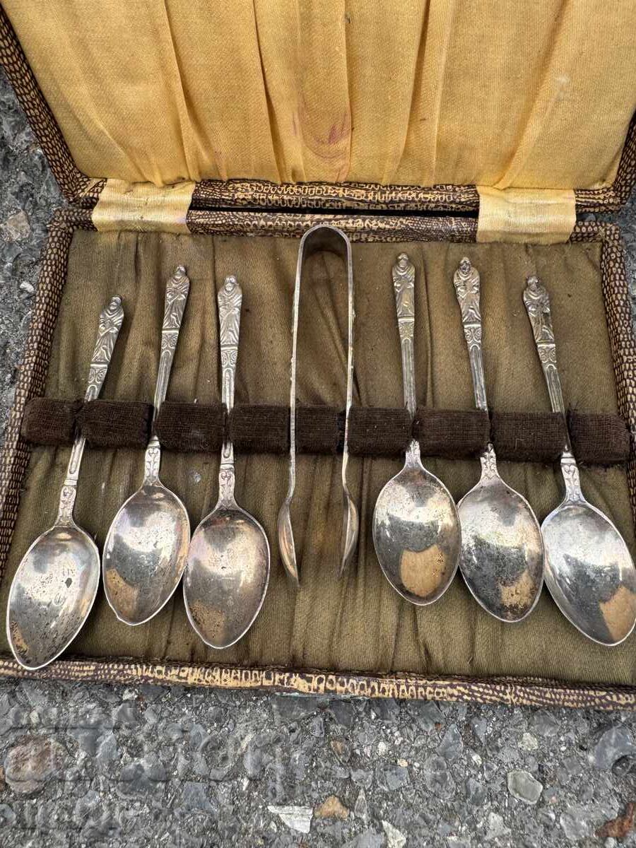 Starter set of silver-plated coffee spoons and an ice clip with price 50.00 BGN | € 25.56 Starter set of silver-plated coffee spoons and an ice clip with price 50.00 BGN | € 25.56