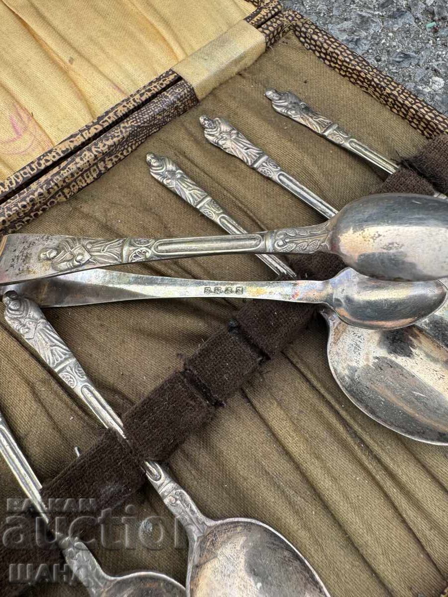 Delivery of Starter set of silver-plated coffee spoons and an ice clip Delivery of Starter set of silver-plated coffee spoons and an ice clip