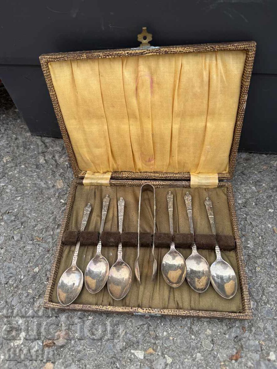 Starter set of silver-plated coffee spoons and an ice clip Starter set of silver-plated coffee spoons and an ice clip