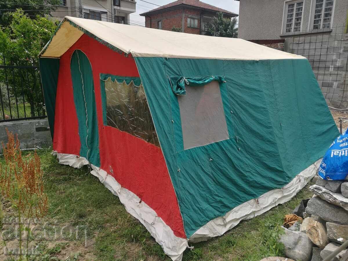 Σκηνή με τιμή 180.00 BGN | € 92.03