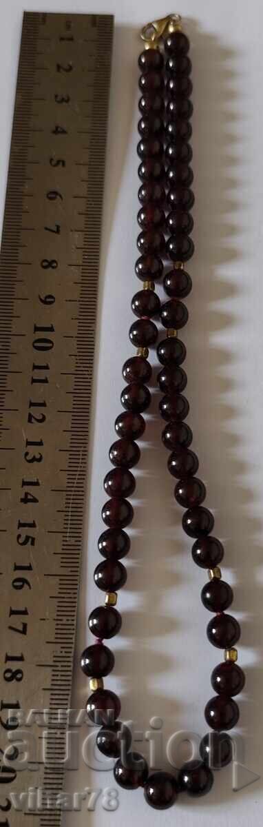 Livrarea Colier-zgardan cu granate și biluțe de argint cu aurire