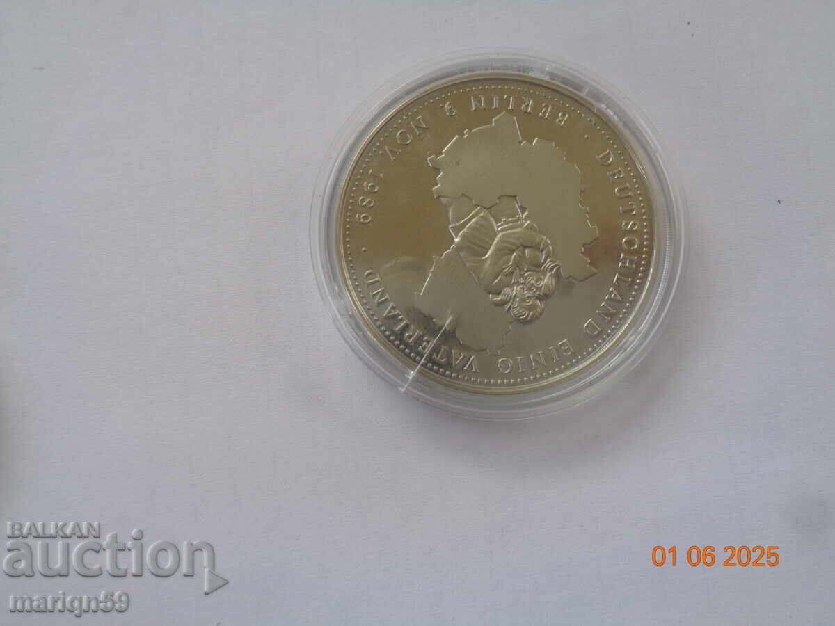 Licitație Deoshland monedă +Bitcoin gold monedă - UNC Licitație Deoshland monedă +Bitcoin gold monedă - UNC