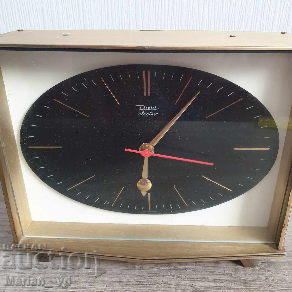 Old bronze Diehl Electro table clock with price 80.00 BGN | € 40.90 Old bronze Diehl Electro table clock with price 80.00 BGN | € 40.90