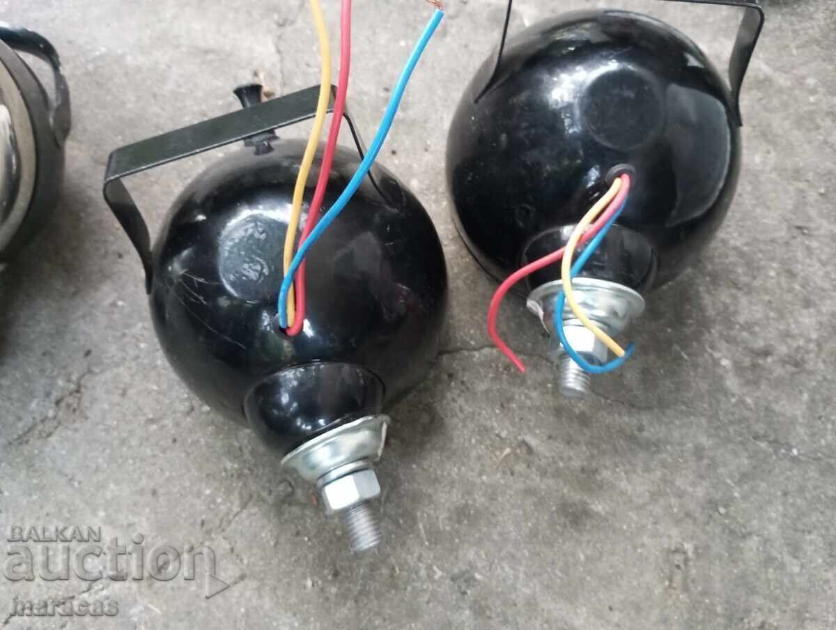Old car headlights with price 30.00 BGN | € 15.34 Old car headlights with price 30.00 BGN | € 15.34