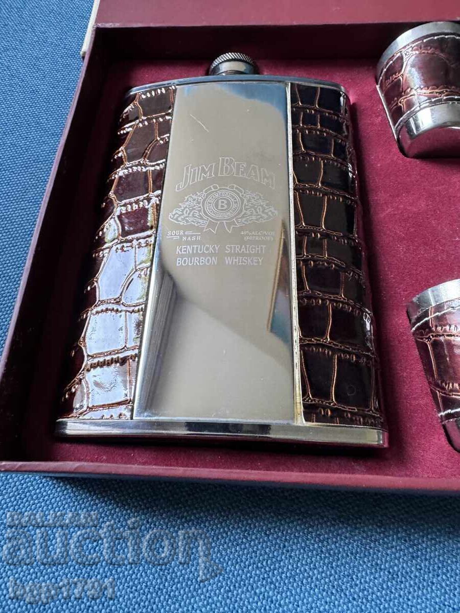 Set de călătorie pentru whisky din oțel cu preț 30.00 BGN | € 15.34