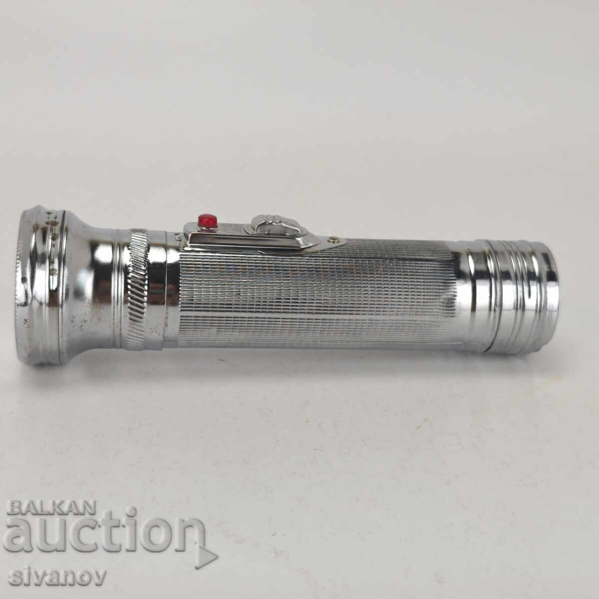 Стар голям метален фенер XIONG JI China #5984 с цена 14.99 лв. | € 7.66