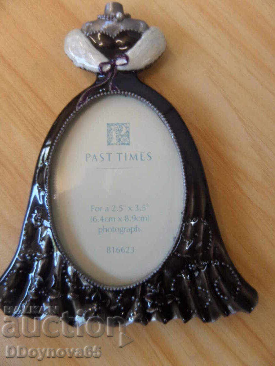 Рамка за снимки с цена 35.00 лв. | € 17.90