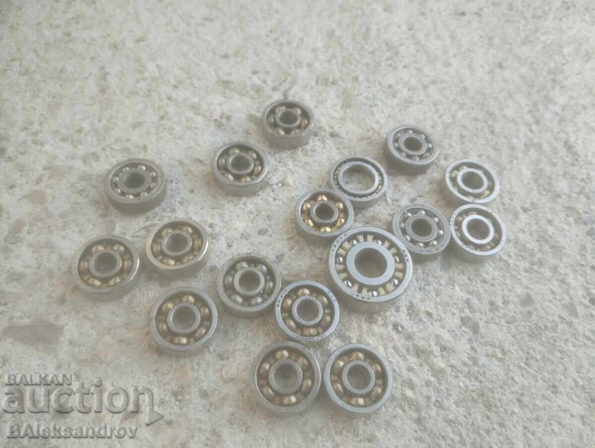 Μικρά ρουλεμάν Dozins