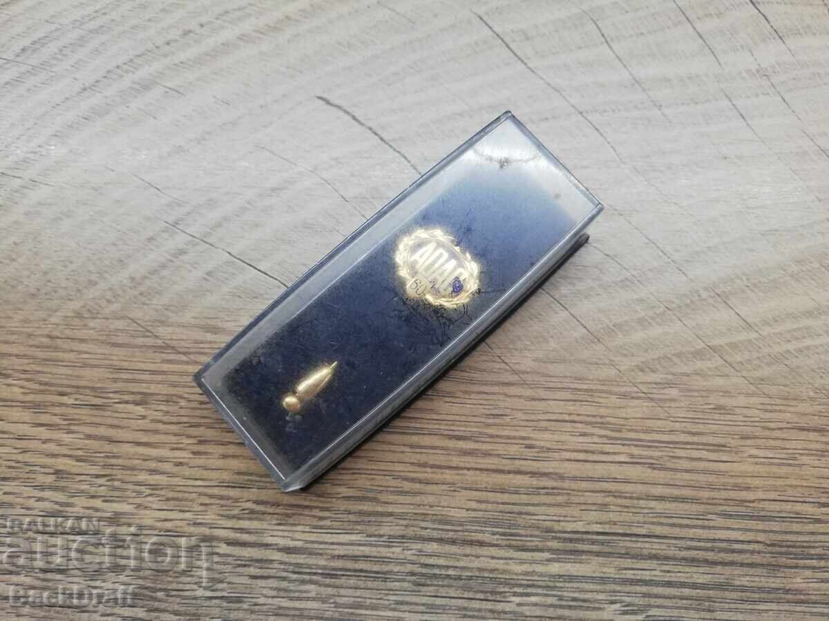 Livrarea Emblemă auto germană, semn cu email, aurire club ADAC Livrarea Emblemă auto germană, semn cu email, aurire club ADAC