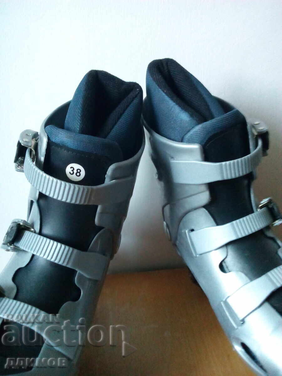 Γυναικεία, παιδικά πατίνια Νο. 38 με τιμή 20.00 BGN | € 10.23