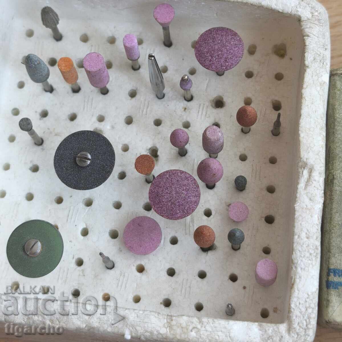 Dental consumables with price 75.00 BGN | € 38.35